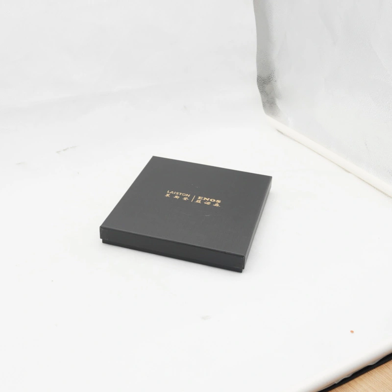 white square gift boxes with lids
